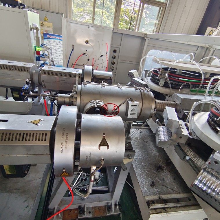dwc pipe machine25