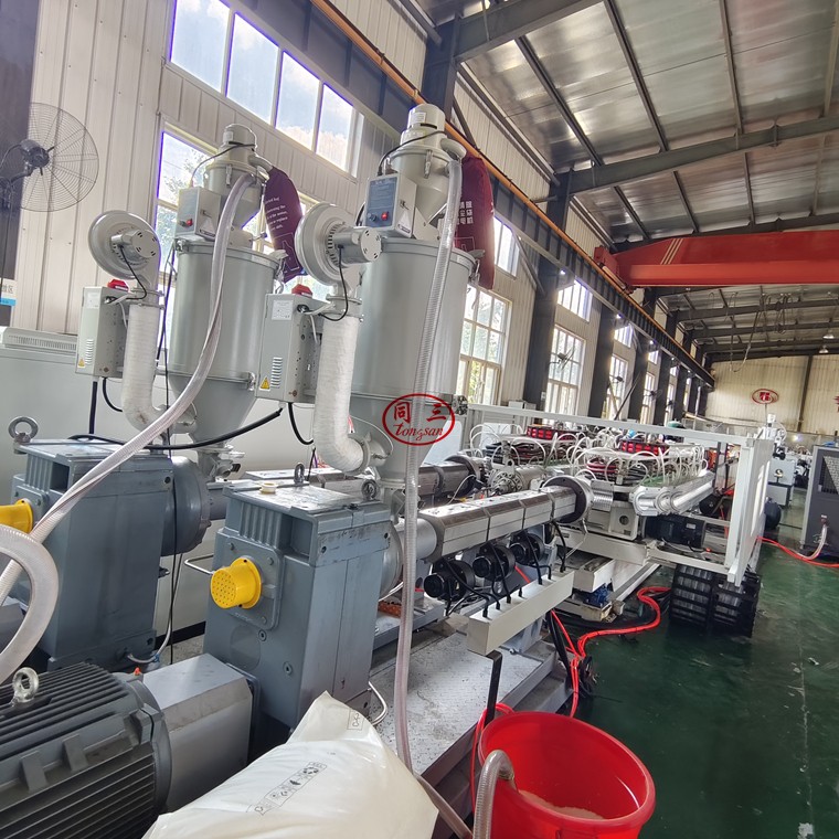 dwc pipe machine17